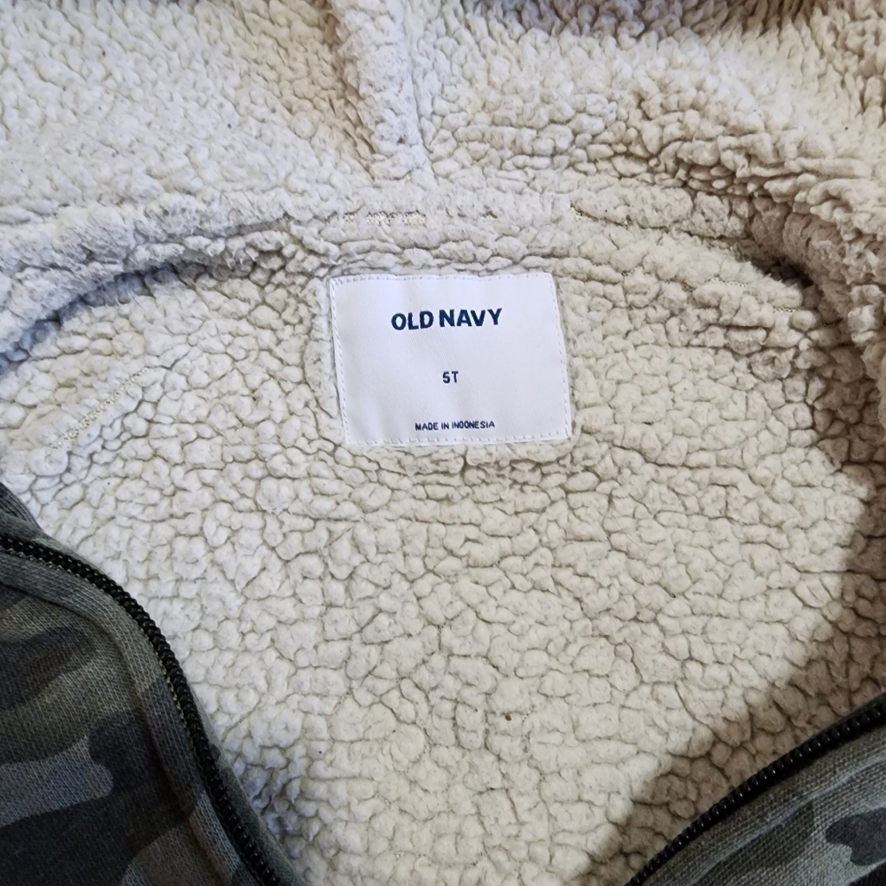 Old Navy Kids Zip Camoflauge Sherpa Lined Hoodie - 5T - Picture 4 of 5
